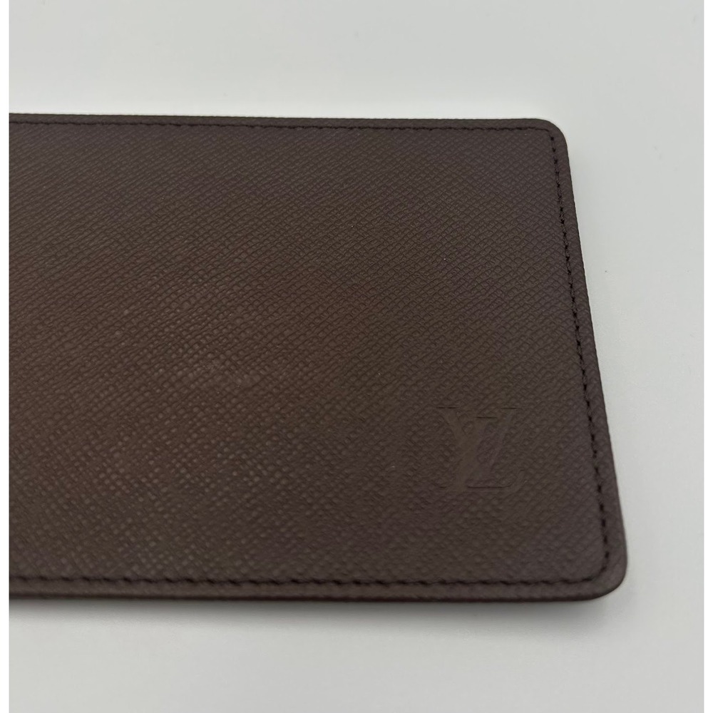 Louis Vuitton Taiga Leather Bifold ID Card Holder Brown Wallet with COA - Picture 3 of 9